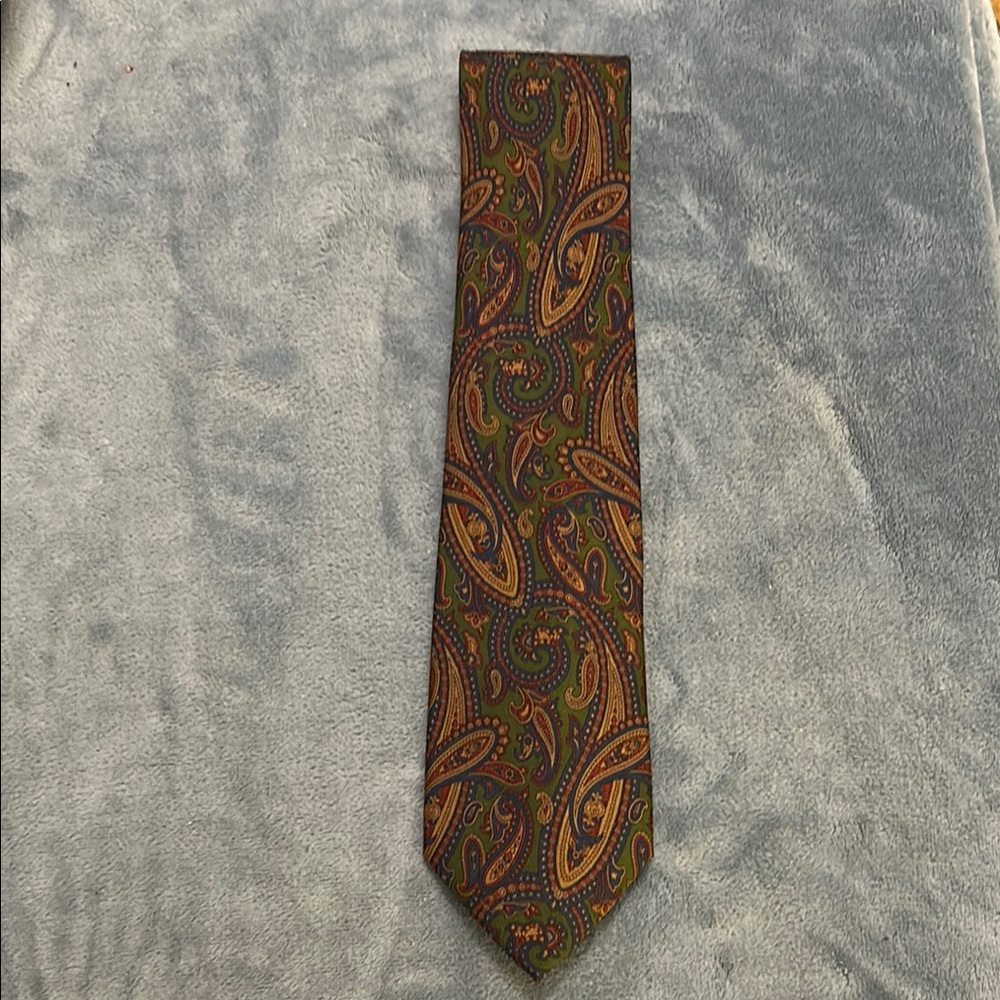 Gucci- Paisley Patterned 100% silk Tie - 56”Multicolor